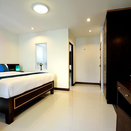 Ruen Buathong Boutique Hotel Patong Beach Exteriör bild