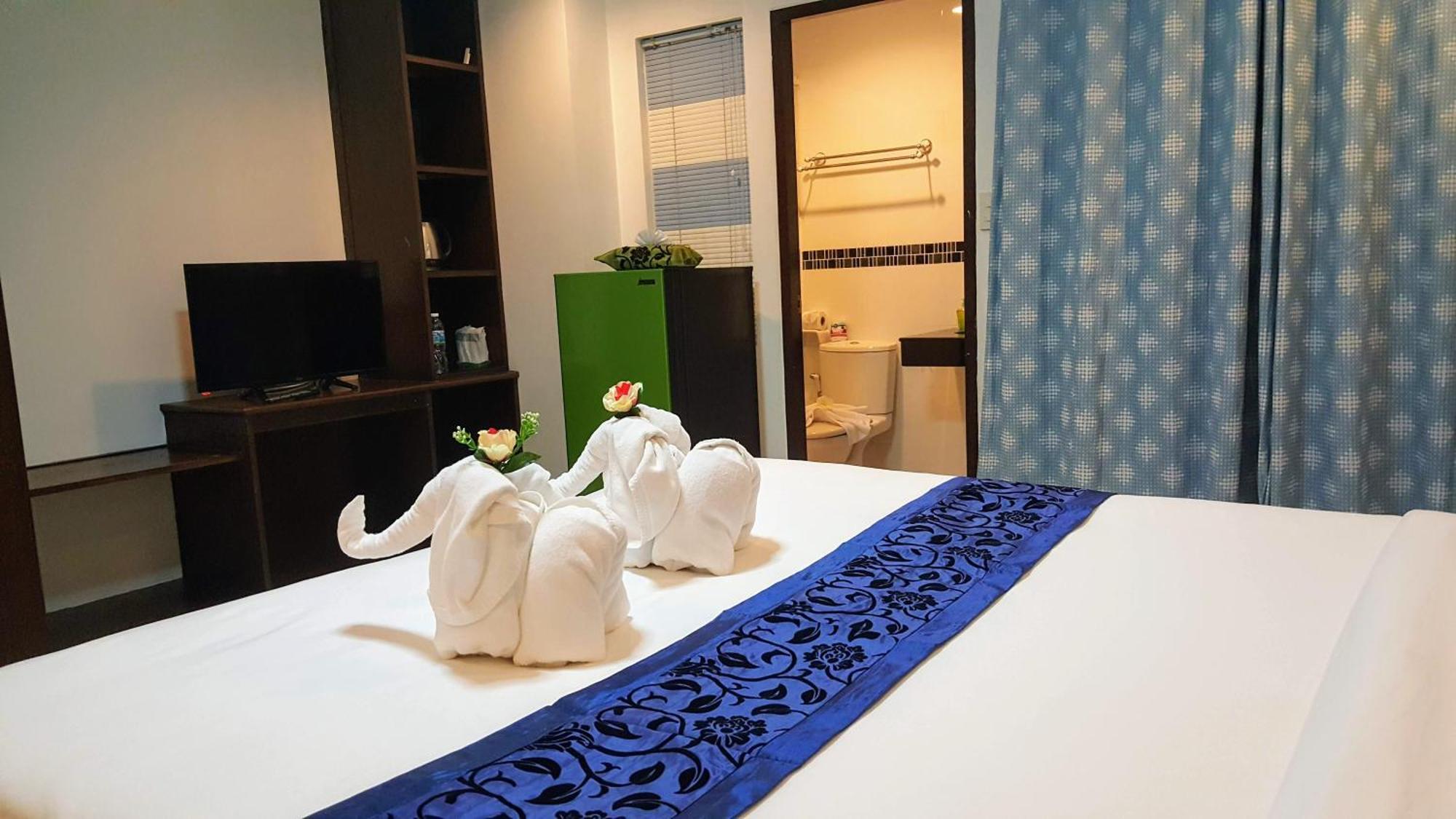 Ruen Buathong Boutique Hotel Patong Beach Exteriör bild