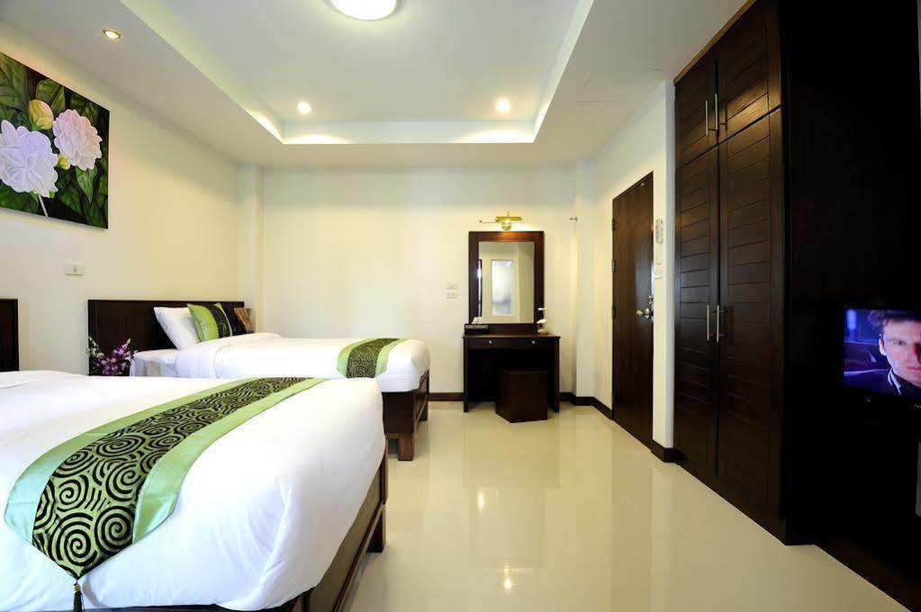Ruen Buathong Boutique Hotel Patong Beach Exteriör bild